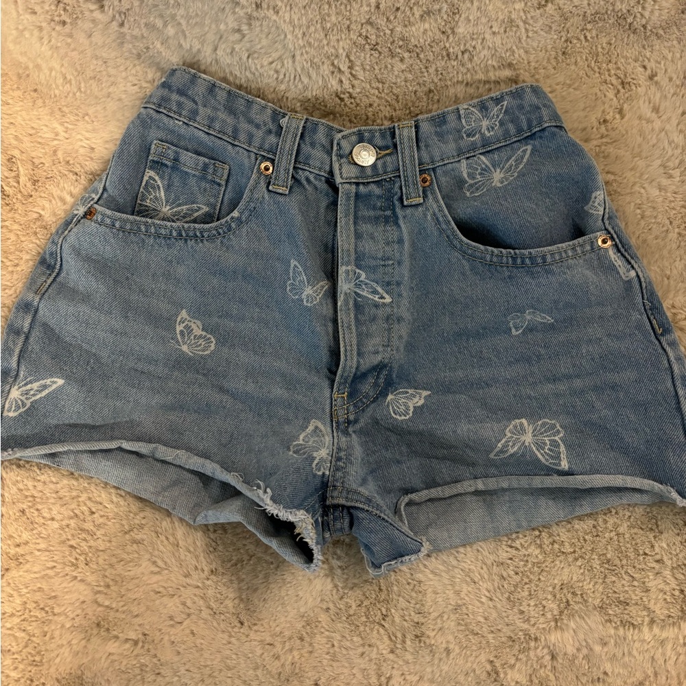 SKINNY JEAN SHORTS